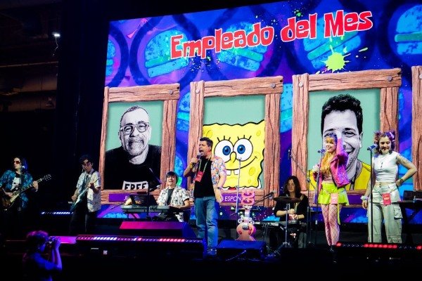 Show de Bob Esponja con Luis Carreño en festivales